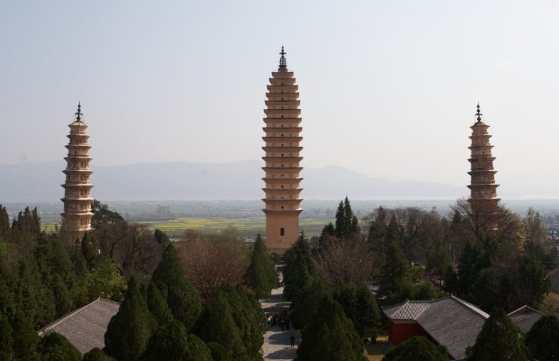 The Three Pagodas, Dali - Majestic monuments