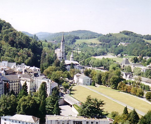 Lourdes Picturesque setting