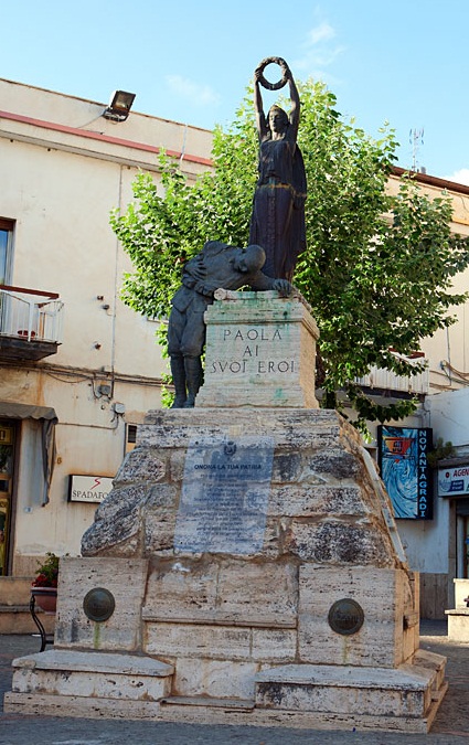 Paola - Monument of the town