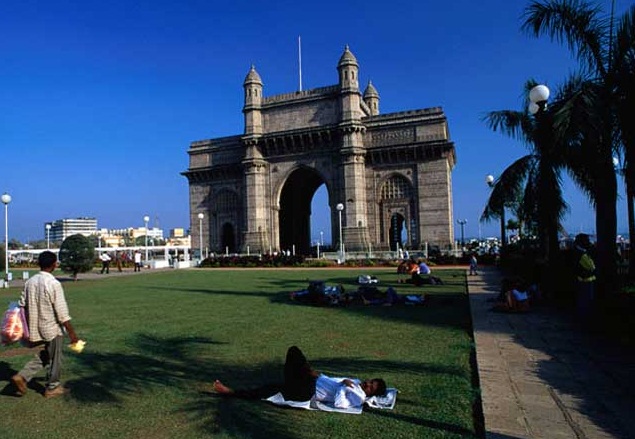 Mumbai - A City of Contrasts  - Gateway of India 