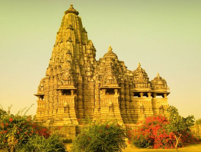 Khajuraho - the origin of Kama Sutra -  Mahadeva Temple
