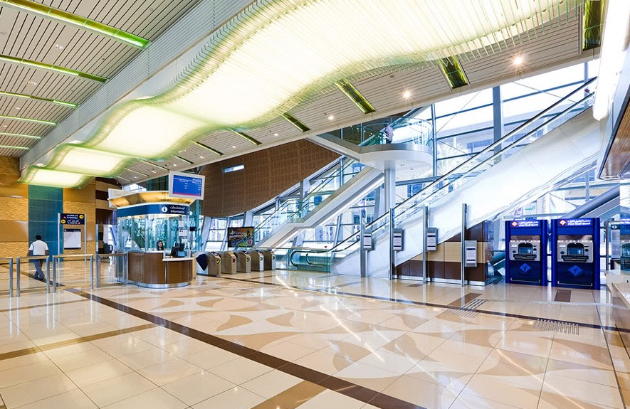 Mall of the Emirates Metro Station, Dubai - Subway platform