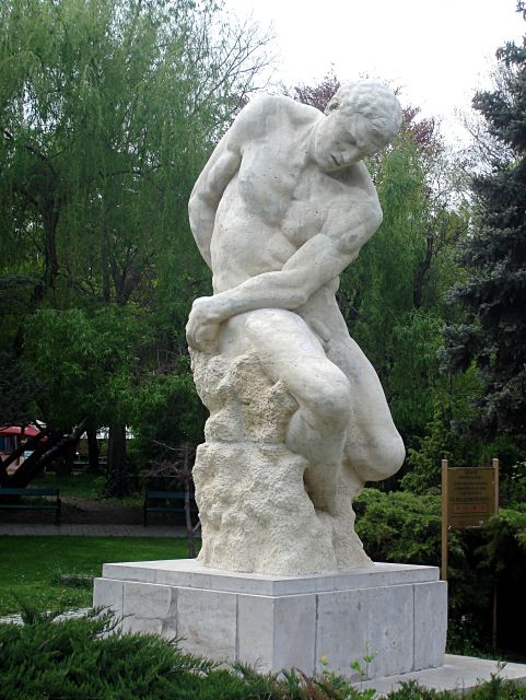 Carol Park - Giant statue