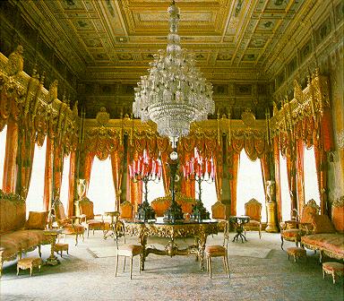 http://www.bestourism.com/img/items/big/867/Dolmabahce-Palace_Luxurious-interior-in-Dolmabahce-Palace_3366.jpg
