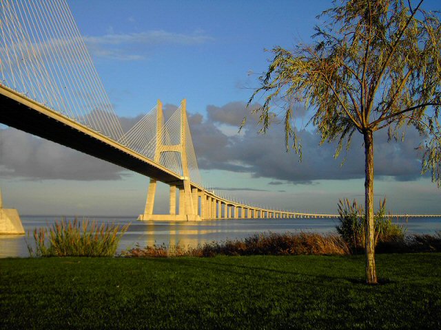 http://www.bestourism.com/img/items/big/917/Vasco-da-Gama-Bridge_Vasco-da-Gama_3495.jpg