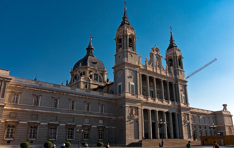 Almudena Cathedral - Cathedral general view