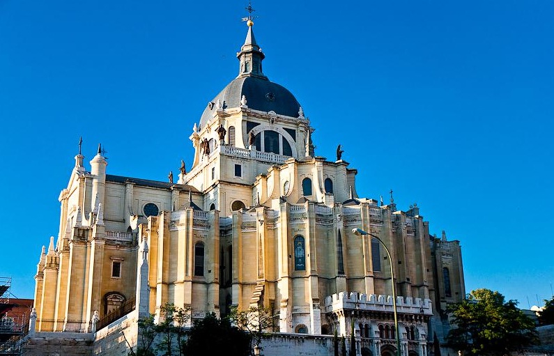 Almudena Cathedral - Great architecture