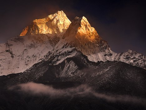 Ama Dablam, Himalaya in Eastern Nepal - Ama Dablam peak