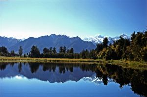 Lake Matheson in New Zealand