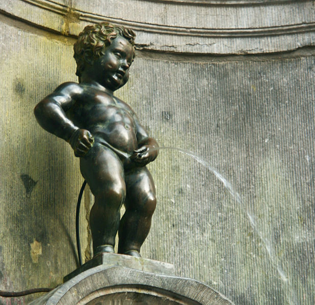 Manneken Pis - Manneken Pis statue