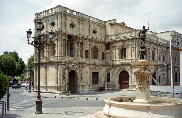 Sevilla City Hall - Overview of Sevilla Ayuntamiento