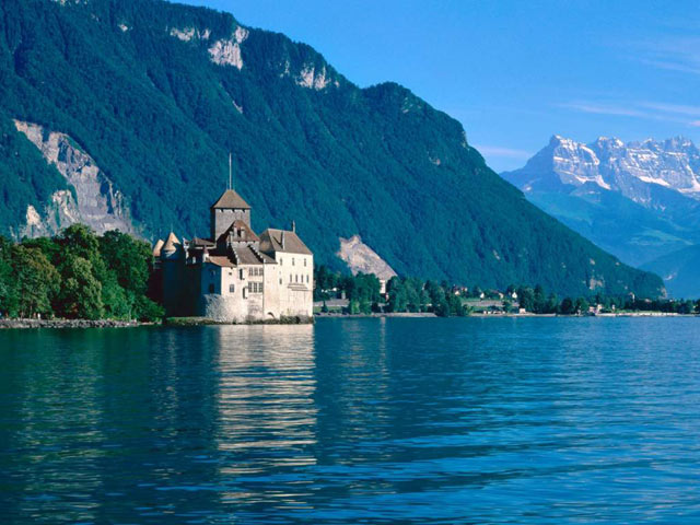 Geneva Lake - Amazing scenery