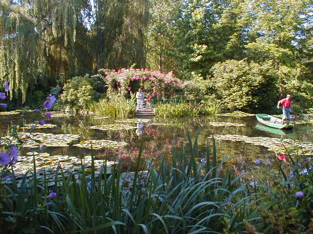 Claude Monet Gardens in Giverny - Perfect place for relaxation