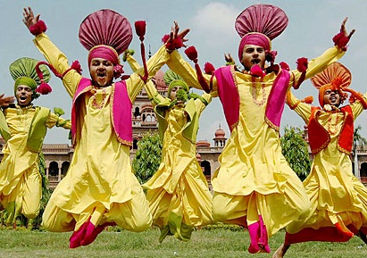 Bhangra in London, UK - Colourful and joyful dance