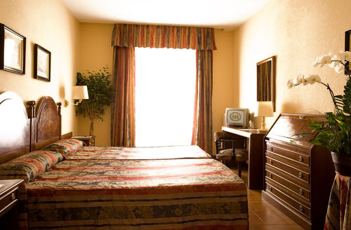 Hotel Asturias - Guestroom