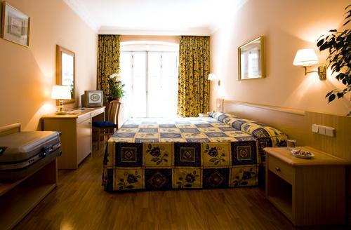 Hotel Asturias - Stylish interior design