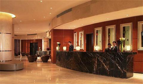 Crowne Plaza Hotel Dubai-Festival City - Lobby of the hotel