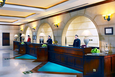 Metropolitan Palace Hotel - Hotel reception