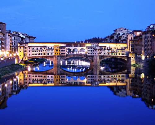 Ponte Vecchio in Florence, Italy - Night view