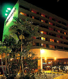 Rydges Plaza Hotel - Exterior view