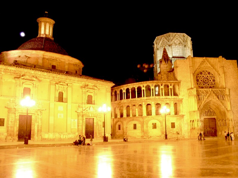 Cathedral of Valencia - Night view