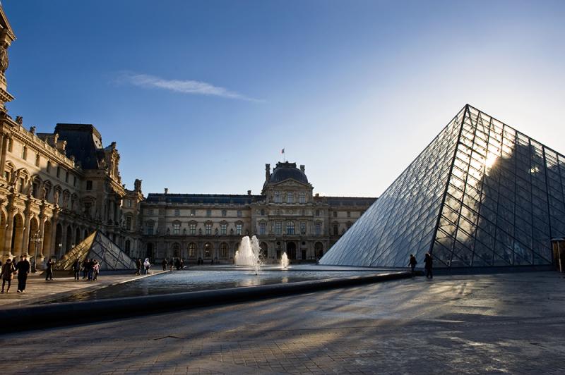 Louvre Museum in Paris, France - Splendid architecture