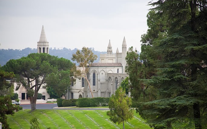 Forest Lawn Memorial Park in Los Angeles, USA - Inside the cemetery