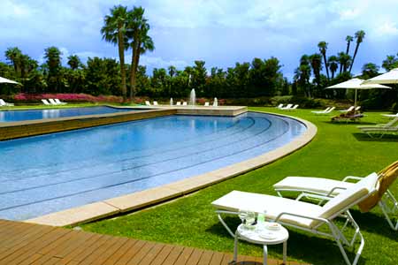 Hotel Rey Juan Carlos I - Outdoor pool view