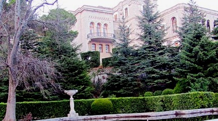 The Yusupov Palace and Park Complex - Elegant alley