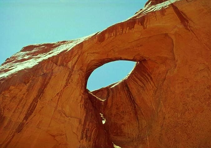 Monument Valley Navajo Tribal Park - Arc-shaped eyes