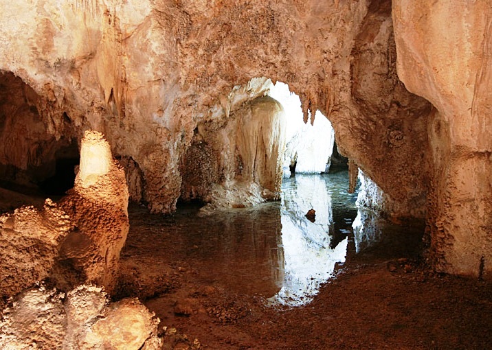 Carlsbad Caverns National Park - Underground lake