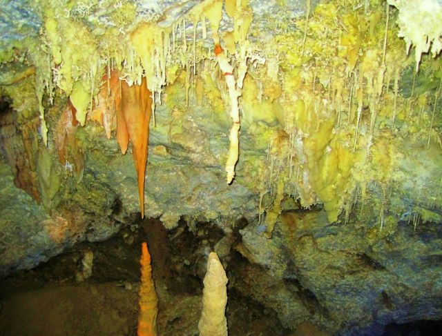Timpanogos Cave National Monument  - Crystal-filigreed walls