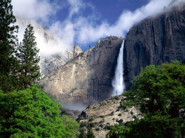 Yosemite National Park - Upper Yosemite Falls