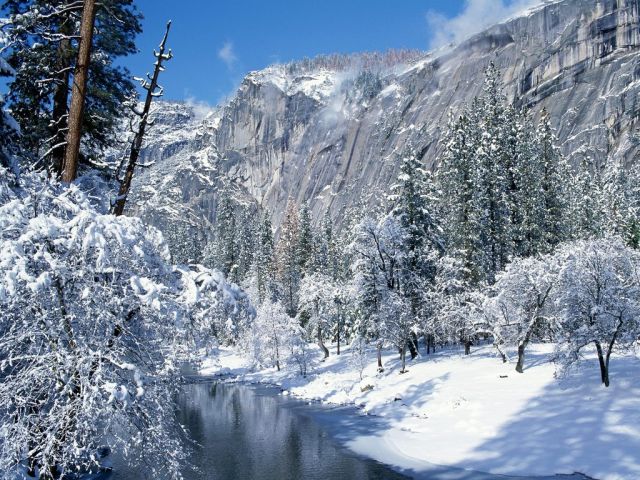 Yosemite National Park - Winter view at Yosemite National Park