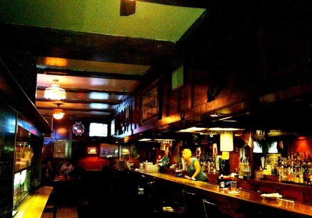 White Horse Tavern - Interior of classic America