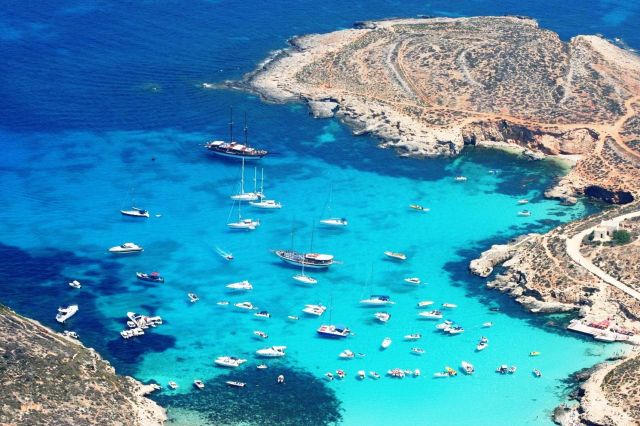 Blue Lagoon of Malta - Superb panorama