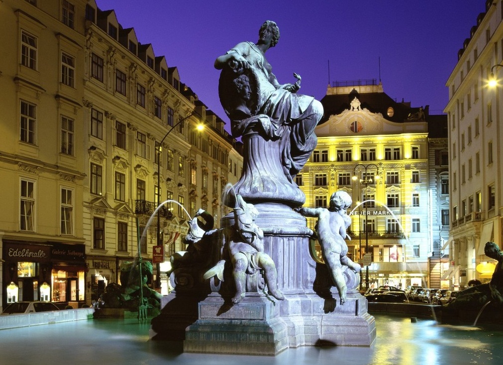 Vienna - Magnificent fountain