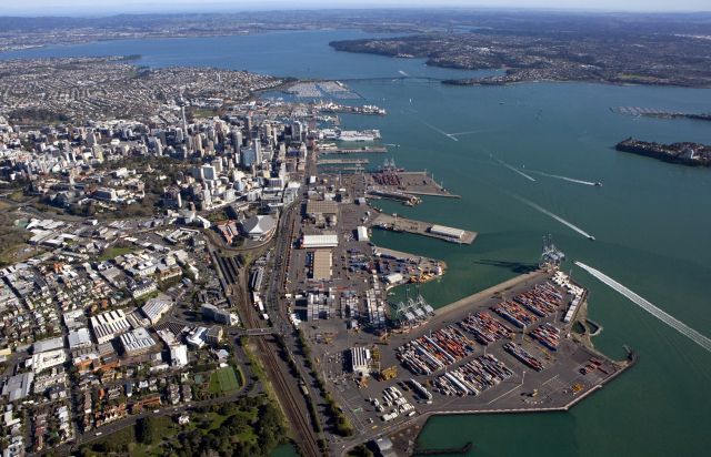 Auckland - Port of the city