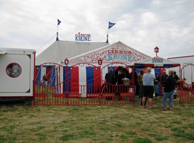 The Circus Krone-one of the largest circuses in Europe - The circus tent