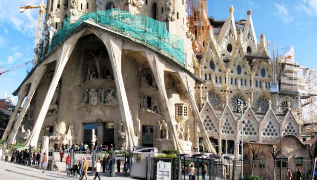 Sagrada Familia - The church enter