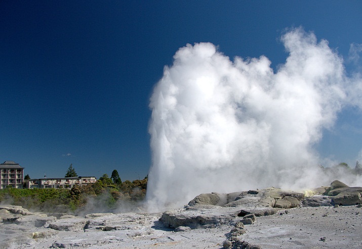 The Pohutu Geyser, Rotorua, New Zealand - One of the most beautiful geysers in the world