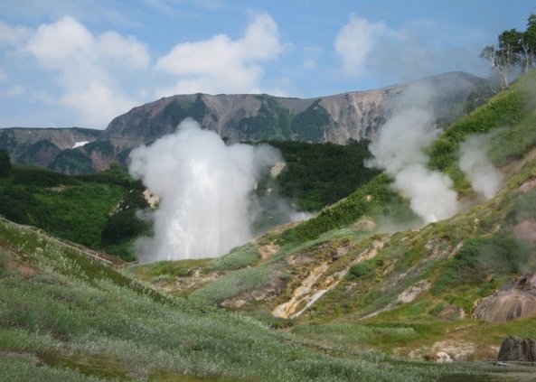 The Giant Geyser, Kamchatka -  Miraculous volcanic eruption