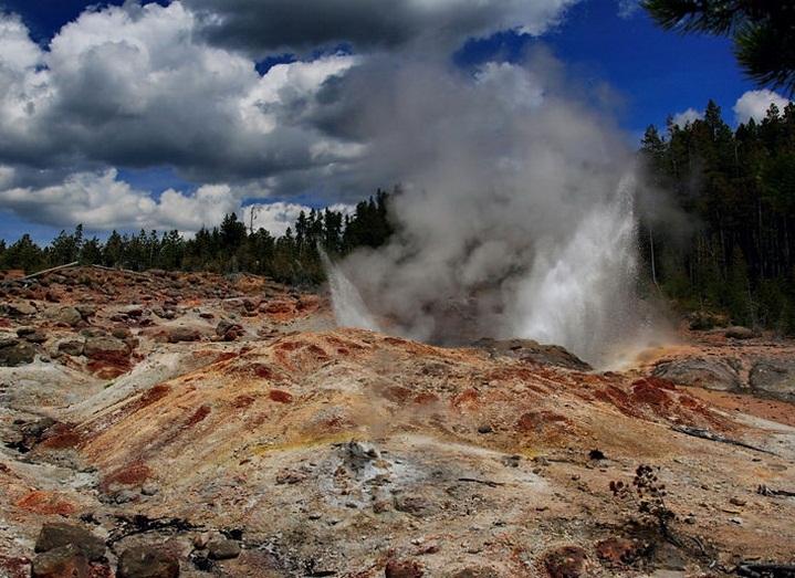 The Steamboat Geyser, Yellowstone National Park, U.S.A - Picturesque area of  the geyser