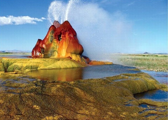 The Fly Geyser, Nevada, U.S.A. - Amazing geothermal geyser