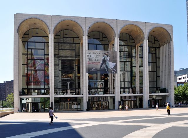 The Metropolitan Opera House of New York - The musical theatre