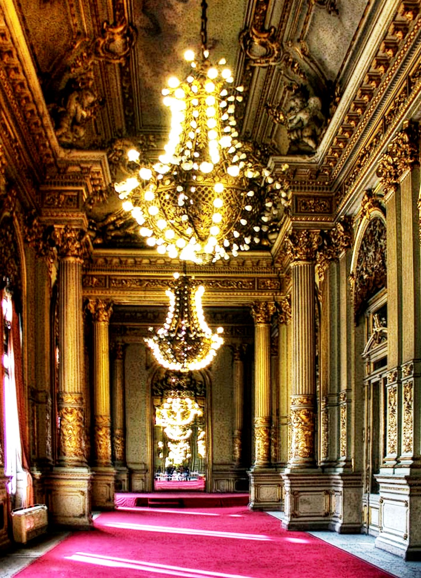 Teatro Colon in Buenos Aires  - Crystal chandeliers 