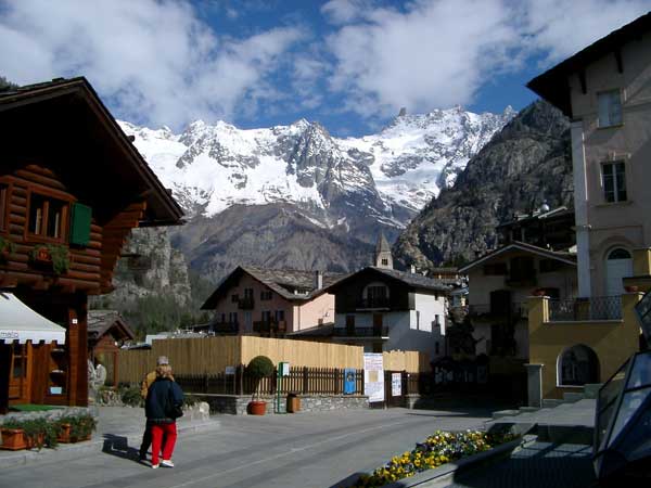 Courmayeur, Italy - Friendly atmosphere