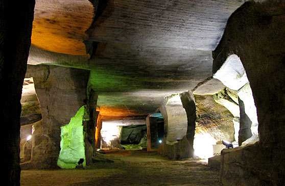 Huashan Caves, China - Mystical cave