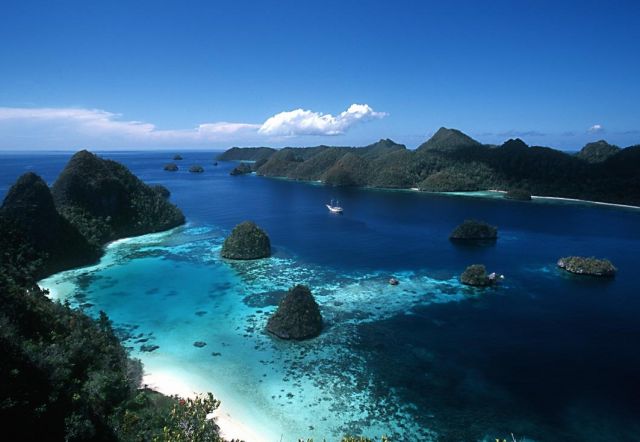The Sulawesi Island - Picturesque Island