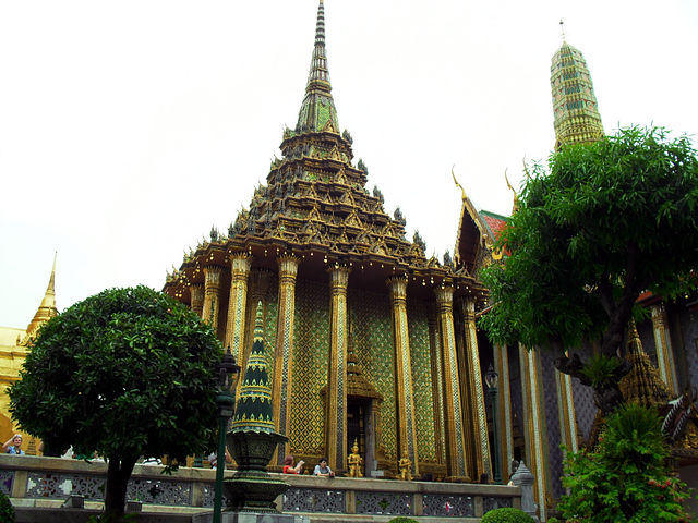 Bangkok -  Venice of the East  - Solid temple